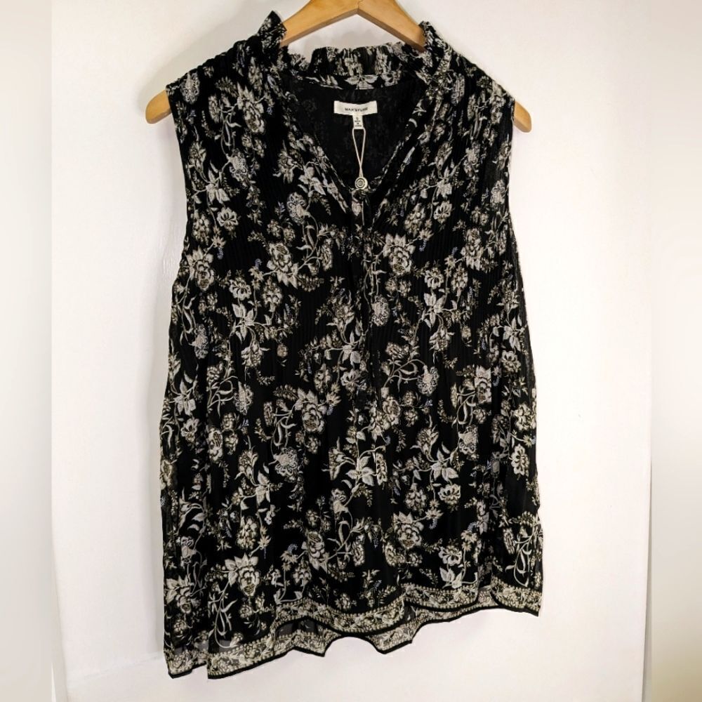 Max Studio's Sleeveless Tie Neck Sheer Pleated New with Tags Blouse